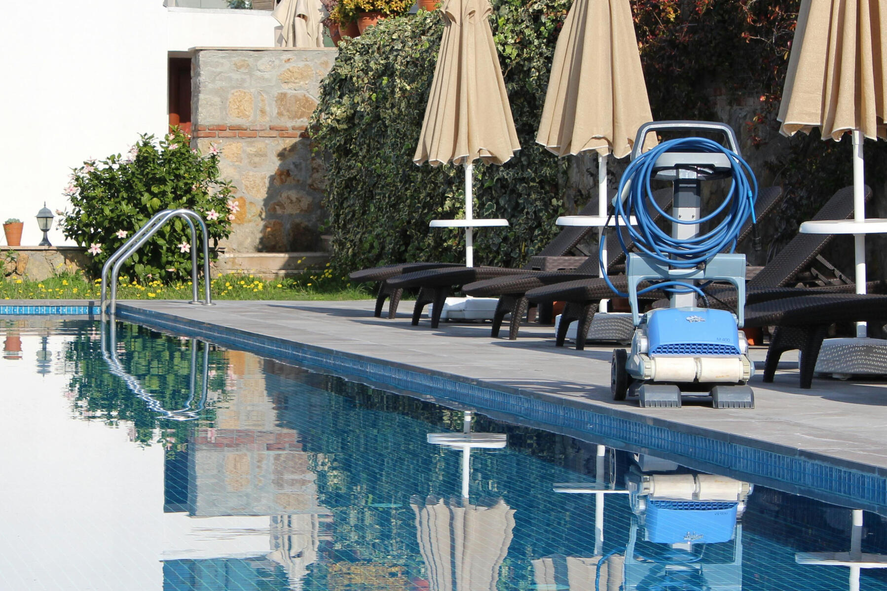 pool robot equipment investissement équipement piscine
