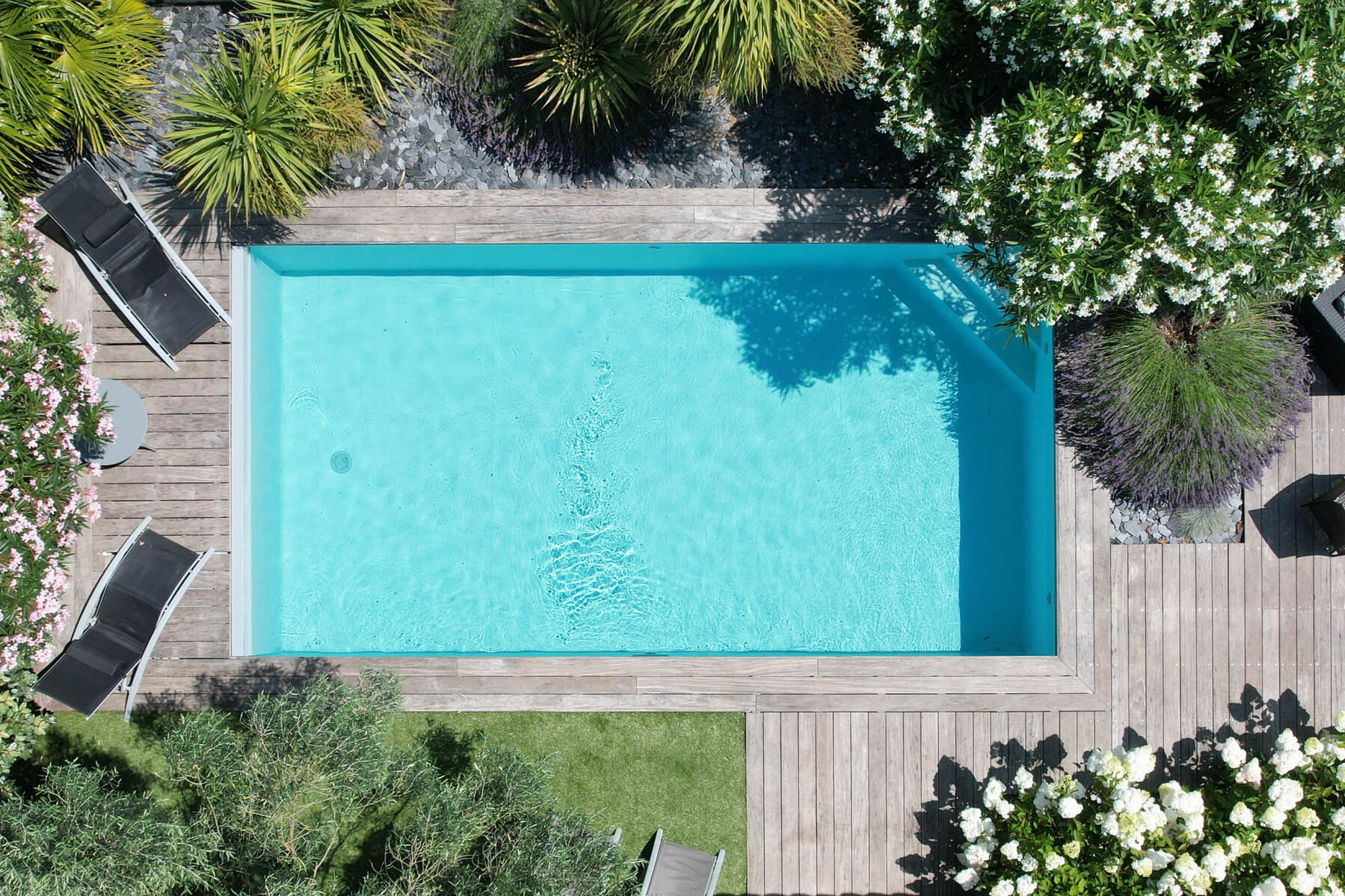 Île de Ré pool pool inspection prior to handover/signing